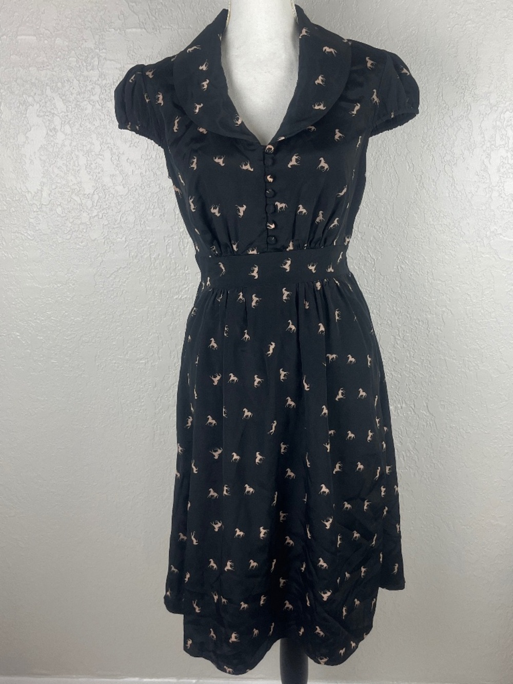 Eshakti Hold Your Horses A-line dress Small 6 Puffed Cap Sleeve Black